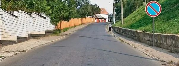 Разрешено ли осуществлять посадку (высадку) пассажиров либо загрузку (разгрузку) транспортного средс