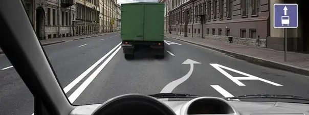 Разрешается ли Вам на легковом автомобиле перестроиться вправо, чтобы продолжить движение в прямом н
