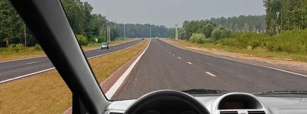 По какой полосе Вы имеете право двигаться с максимальной разрешенной скоростью вне населенного пункт